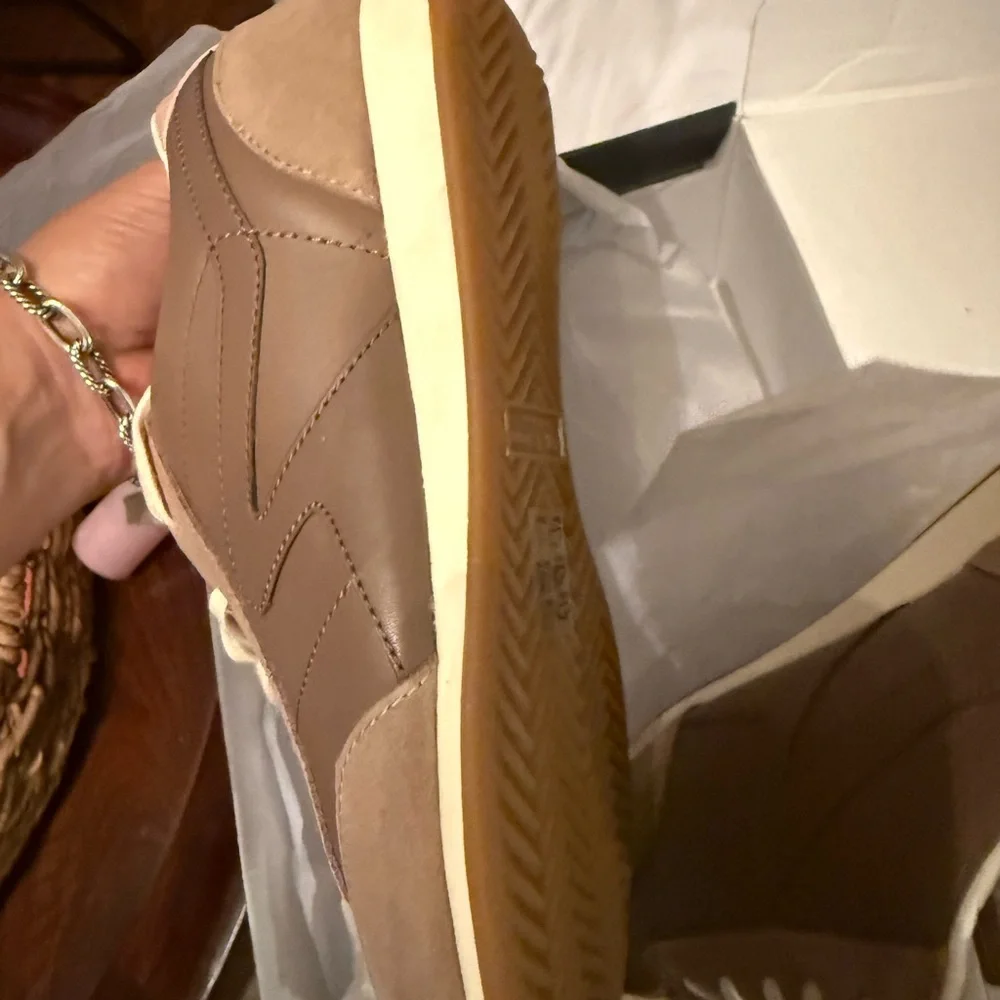 rag & bone Beige and Cream women’s Sneakers mushroom color new - Picture 3 of 4